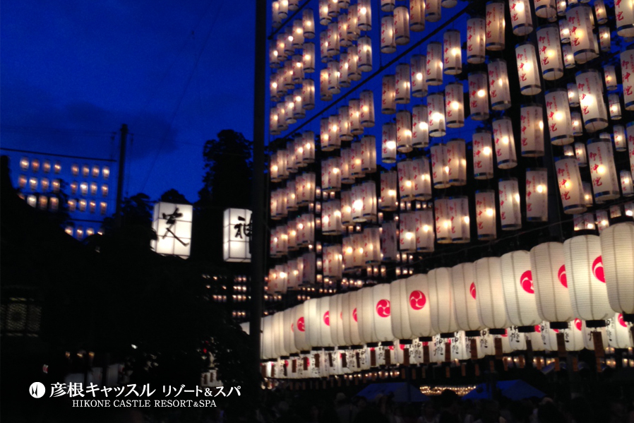 「万灯祭」と「万灯流し」