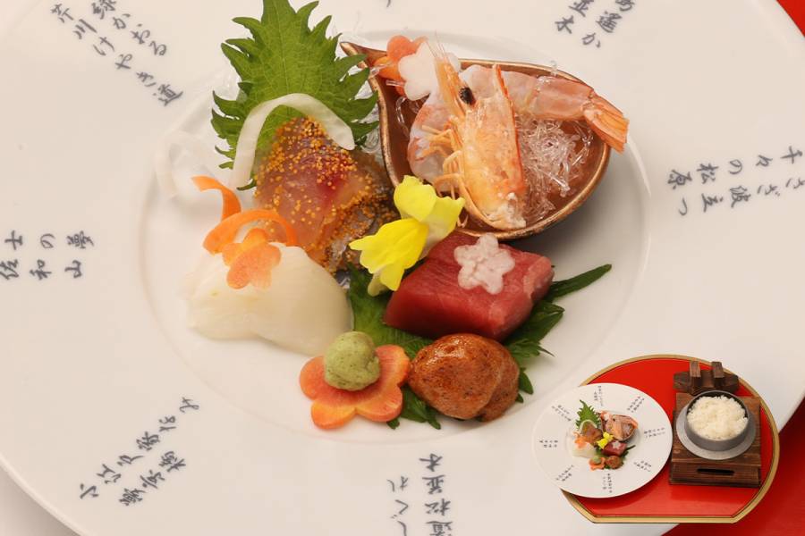 お造り四種盛りと釜飯【おばんざいビュッフェ・ドリンクつき】